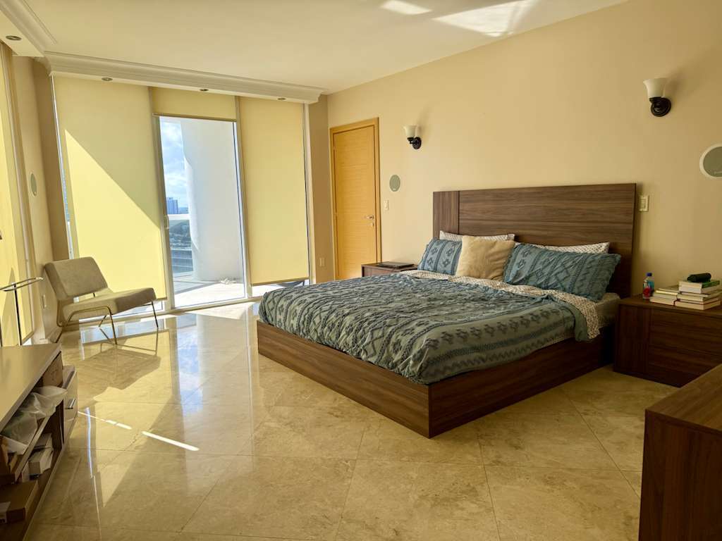 Building Photo - 1850 S Ocean Dr