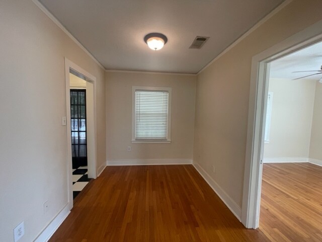 Dining - 3321 Drummond St