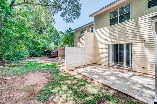 Building Photo - 4084 Hidden Hollow Dr