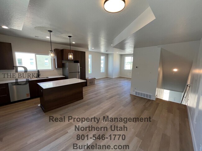 Building Photo - Burke Lane townhomes