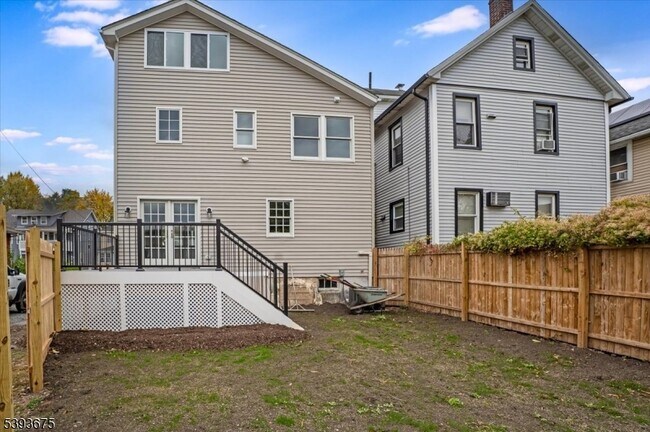 Building Photo - 617 Ripley Pl