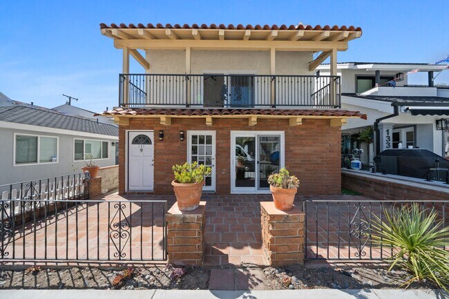 Building Photo - 131 Opal Ave