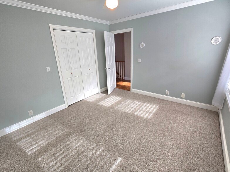 Building Photo - 12469 Daisywood Dr