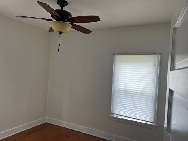 Building Photo - Charming 3-Bedroom, 1.5-Bath Single-Family Home with Bonus Living Space