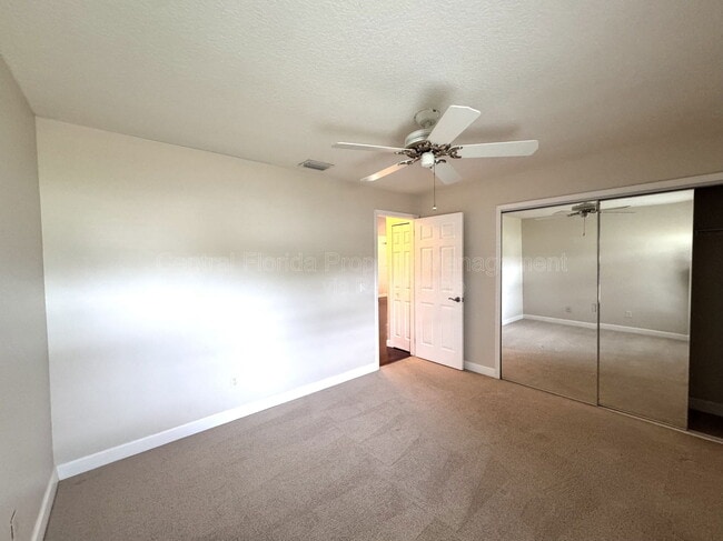 Building Photo - 4818 Breezy Palms Ct