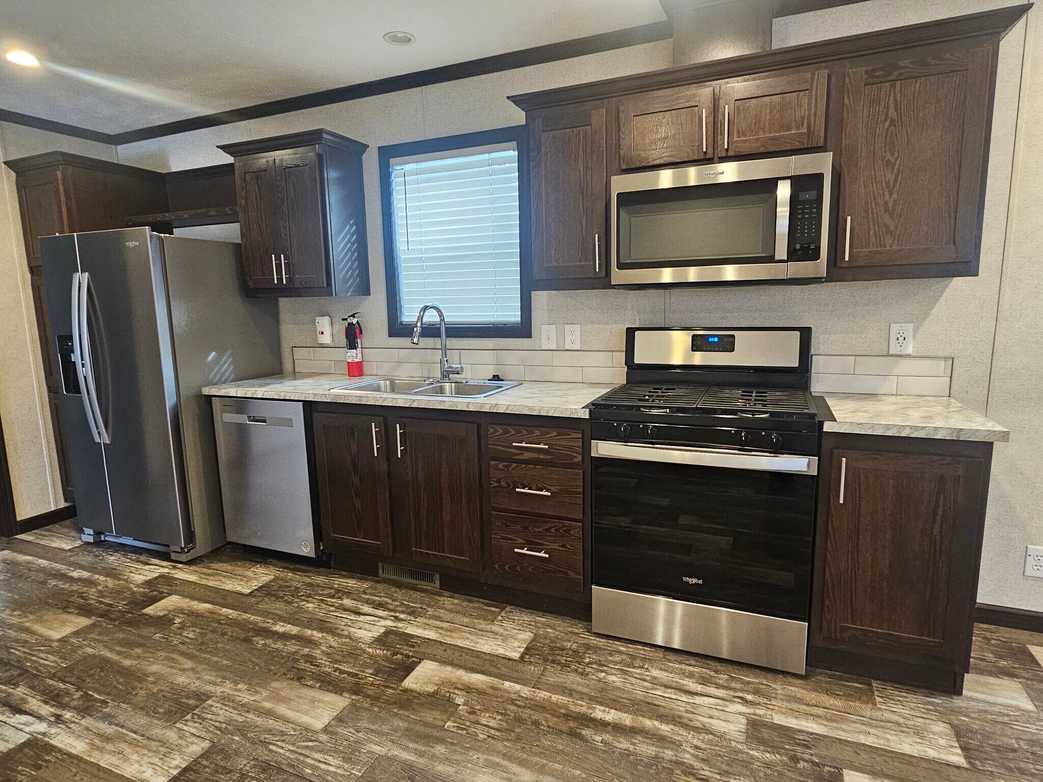 Building Photo - 333 E Lakewood Blvd