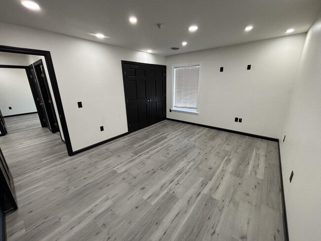 Building Photo - 8495 Woodbury Pike