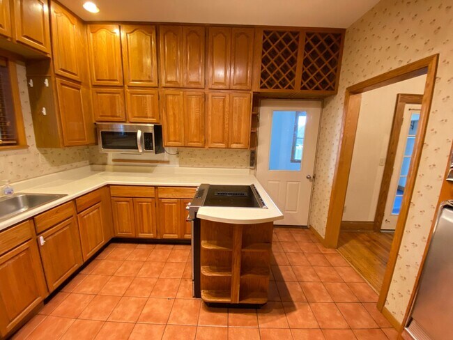 Building Photo - Rare Brick Single Family House On Goodale Park