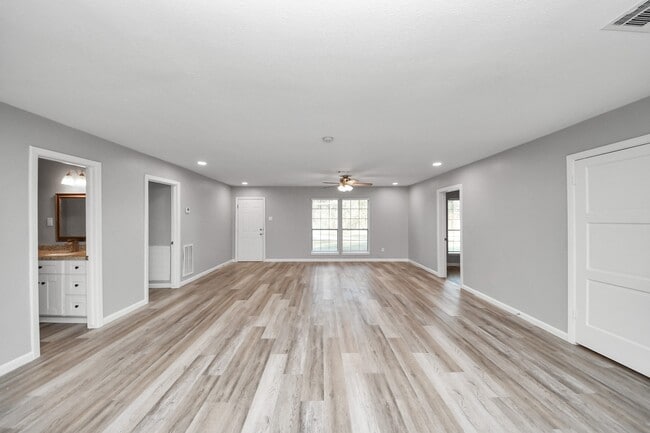 Building Photo - 7922 Sheree St