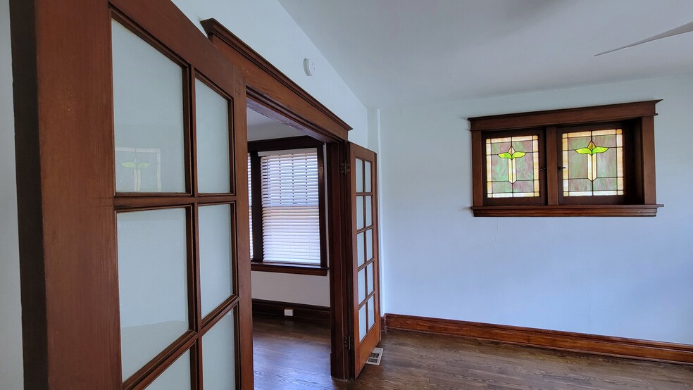 Building Photo - 5537 Holly Hills Ave