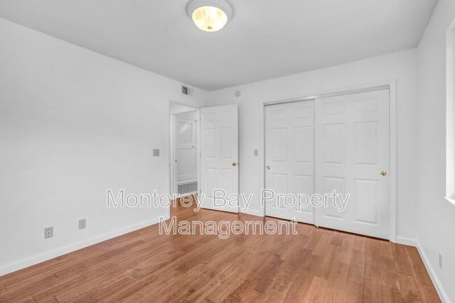 Building Photo - 2937 Lupin Ln