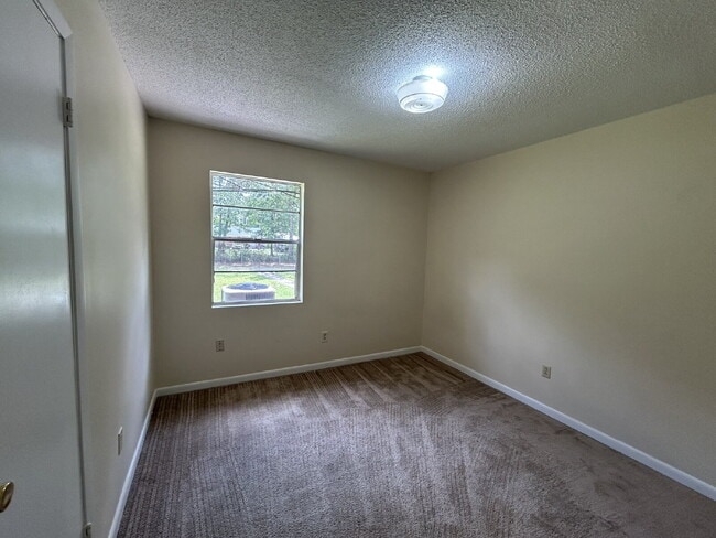 Building Photo - Home For Rent