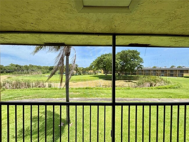 Building Photo - 1822 Meadows Cir W