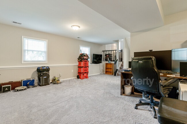 Building Photo - 12112 Amblewood Dr