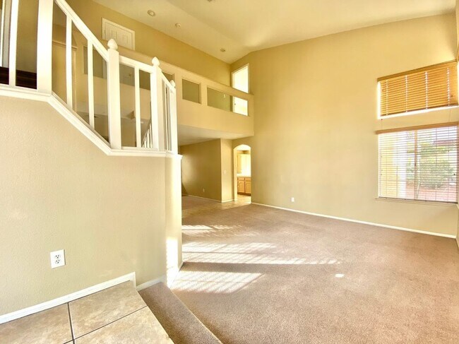 Building Photo - 8009 Dover Shores Ave