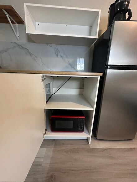 Building Photo - 5819 Hibiscus Rd