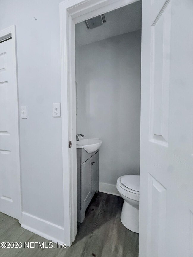 Building Photo - 10728 Old Kings Rd