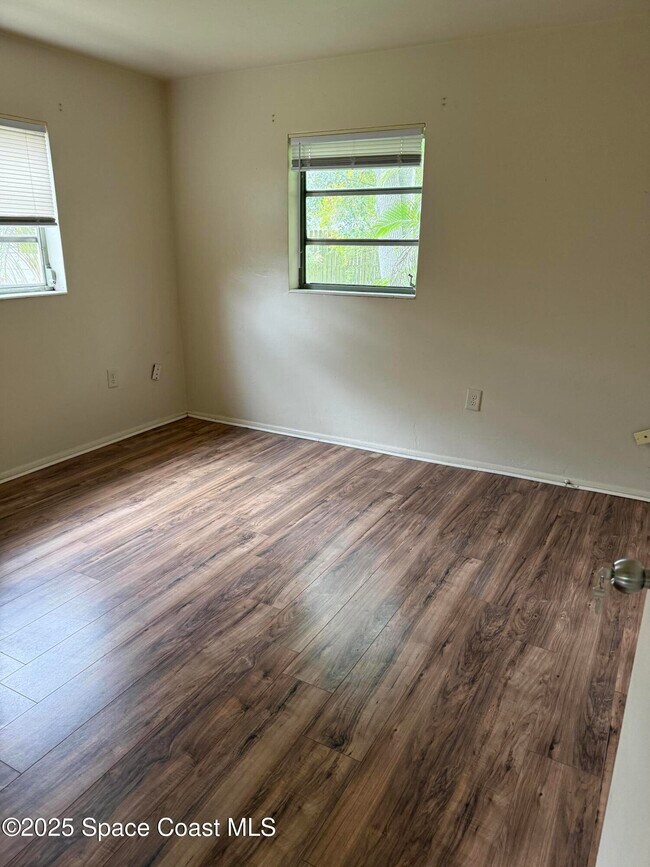 Building Photo - 1970 Knotty Pine Rd