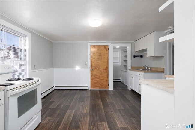 Building Photo - 199 Migeon Ave