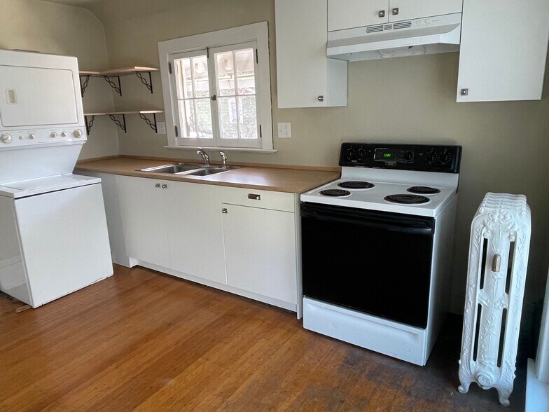 Building Photo - 2424 S Harrison St