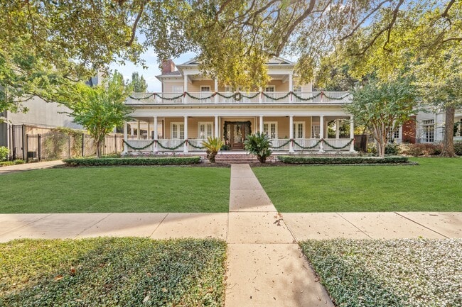 Primary Photo - 3 Courtlandt Pl