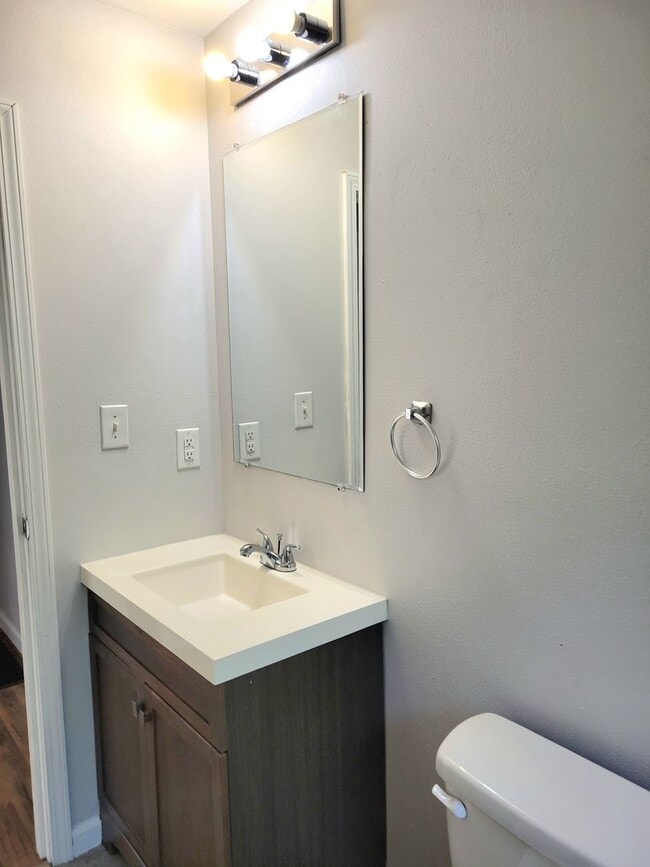 Building Photo - For Rent...300 Bethel, Collinsville