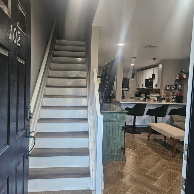 Building Photo - 102 Kristi Ann Ct