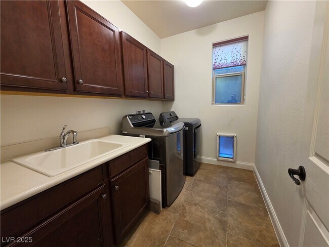 Building Photo - 5495 Alden Bend Dr