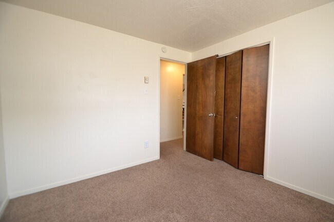 Building Photo - Awesome 5 bed 3 bath Home in Murray!!!