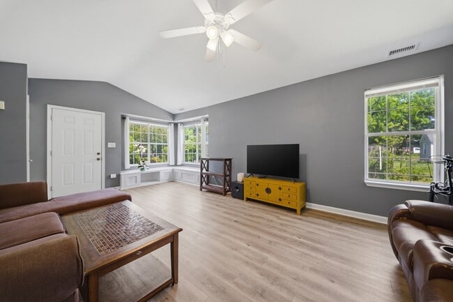 Building Photo - 4553 Shoshone Ct