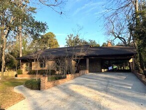 Building Photo - 1456 Nottingham Dr SE