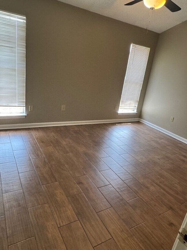 Building Photo - Renovated 3 Bedroom 2 Bath Home for Rent w...
