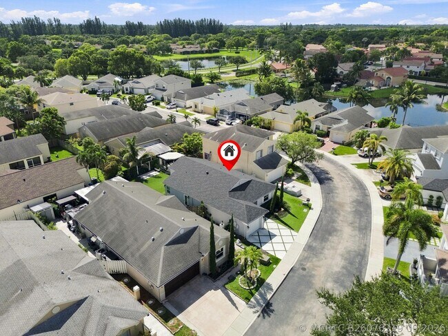 Building Photo - 372 W Riverbend Dr