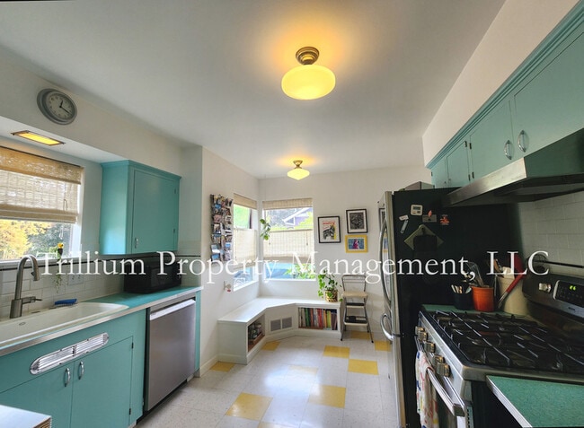 Building Photo - 5935 N Concord Ave