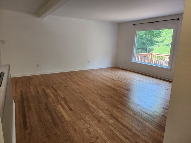 Building Photo - Cozy 1 Bedroom Home in New Kent County!