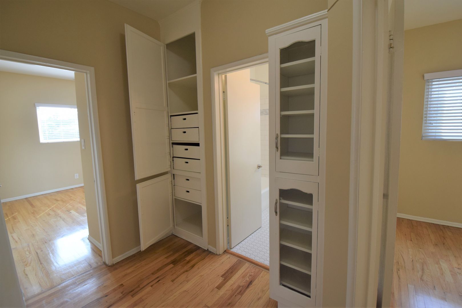 Building Photo - 12427 Riverside Dr