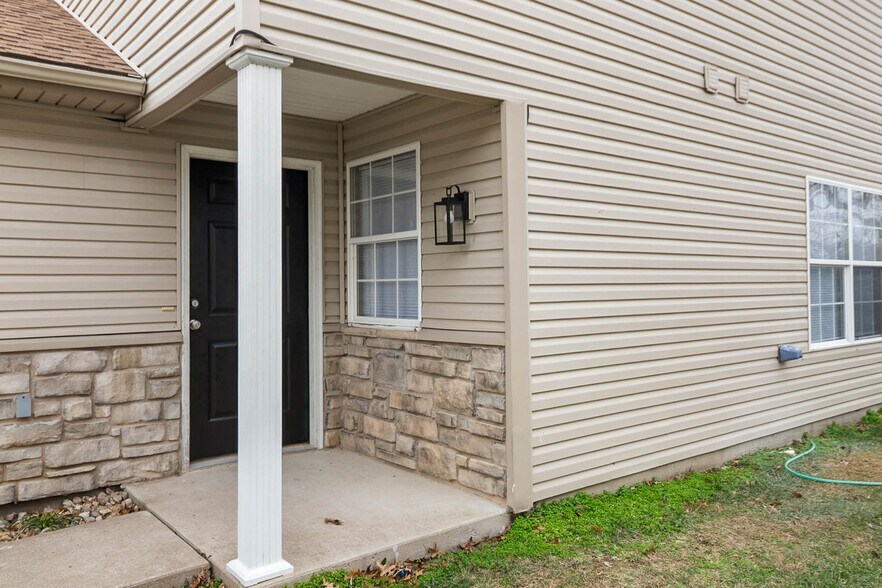 Building Photo - 1506 Cornerstone Ct