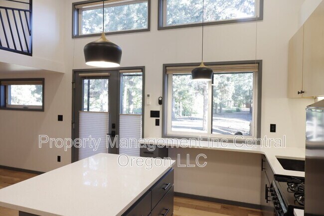 Building Photo - 61304 SE Wizard Ln