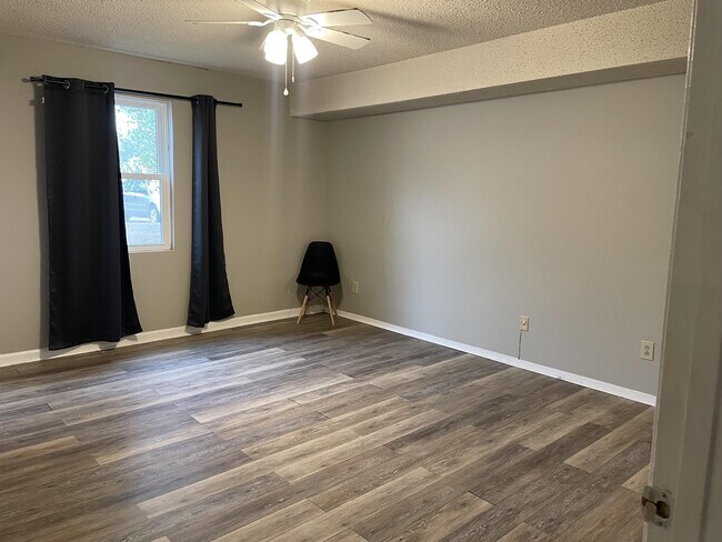 Building Photo - 6601 Willow Pointe Dr NW