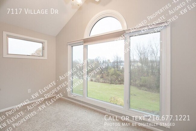 Building Photo - 7117 Village Dr