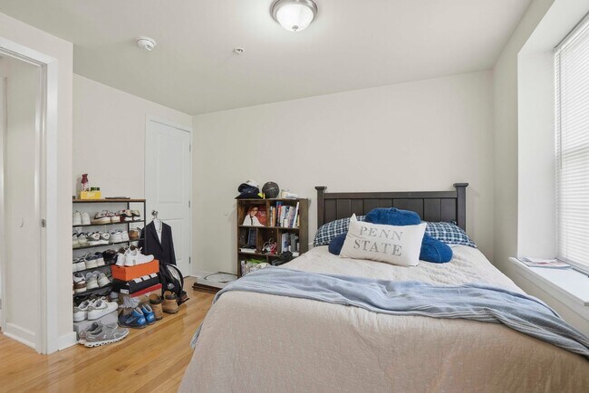 Building Photo - 520 S 4th St