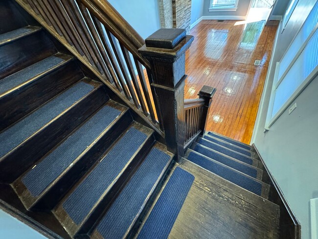 Building Photo - 1020-1022 S Randolph