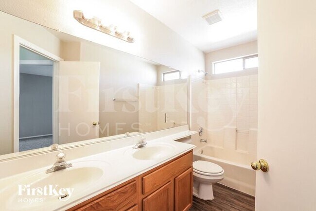 Building Photo - 4715 Rockpine Dr