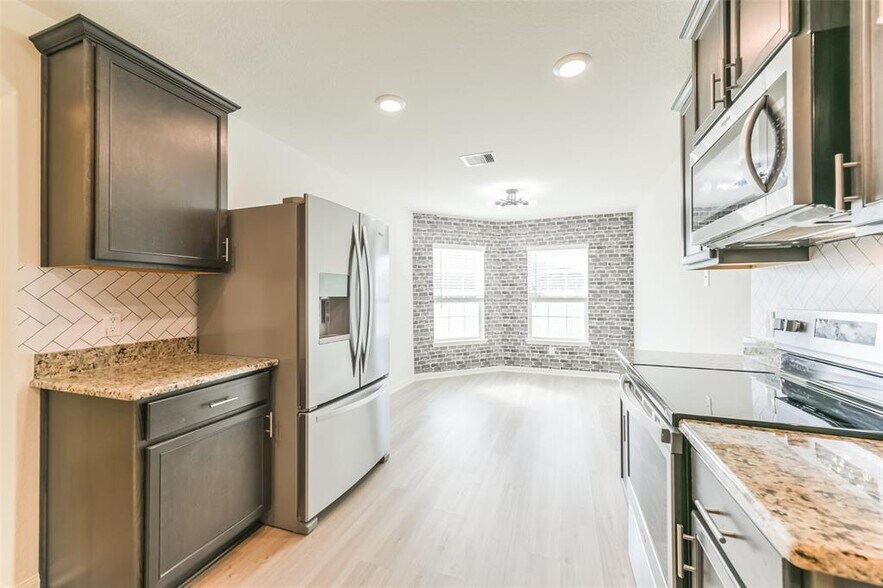 Building Photo - 15238 Snowdrop Field Dr