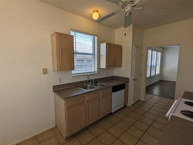 Building Photo - 6367 Stonewater Bend Trail