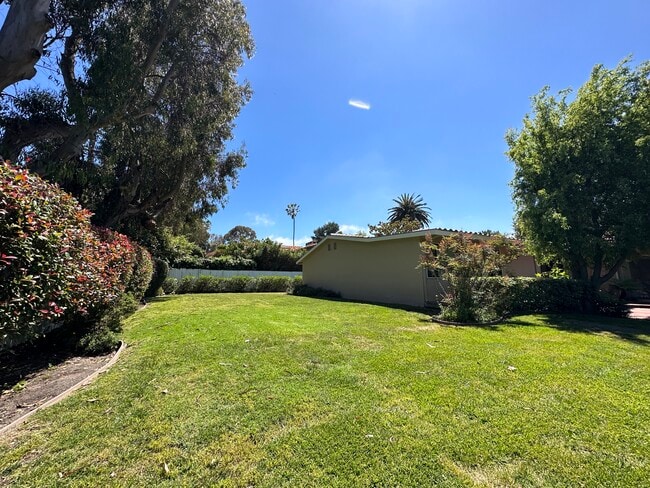 Building Photo - 1316 Granvia Altamira