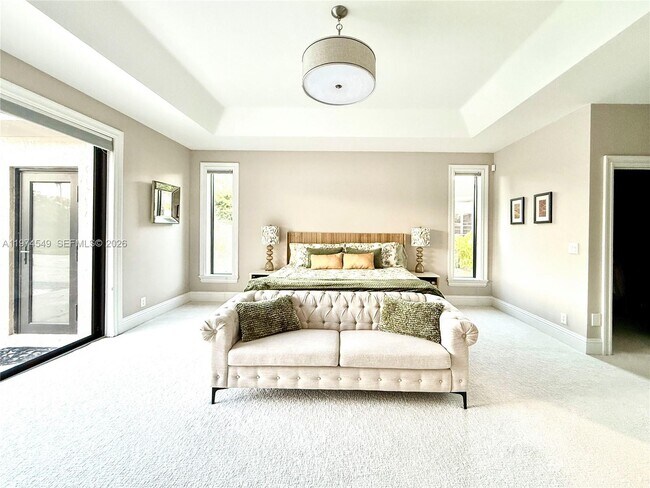 Building Photo - 400 Alexandra Cir