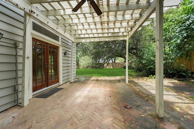Building Photo - 3126 Wroxton Rd