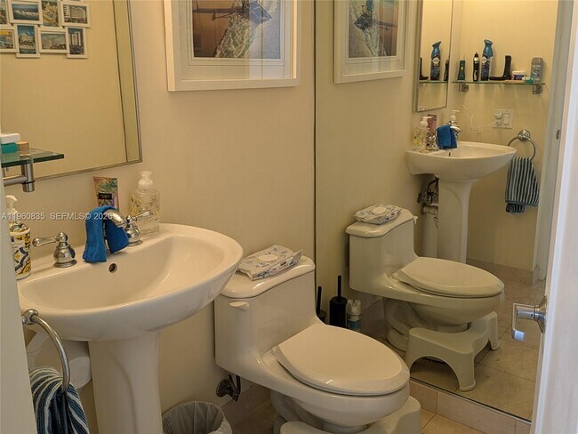 Building Photo - 6365 Collins Ave