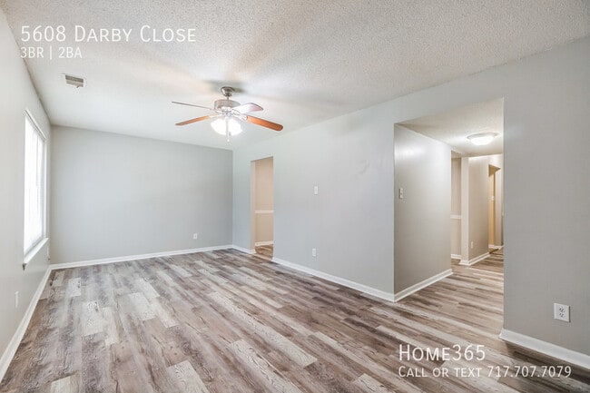 Building Photo - Incredible 3 Bedroom 2 Bedroom Townhouse O...